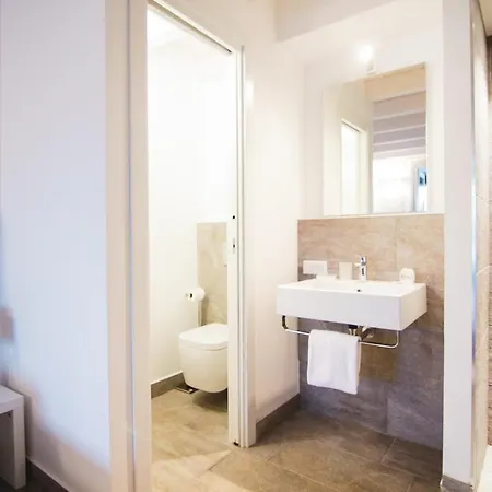 Maison Du Port 42 Alojamento de Acomodação e Pequeno-almoço Saint-Tropez